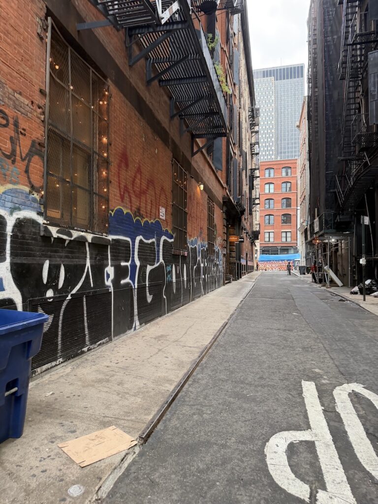 Au Cheval - NYC - Street