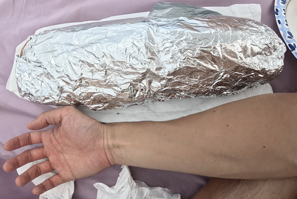 Jerry's Pizza & Sub - Hand size comparison