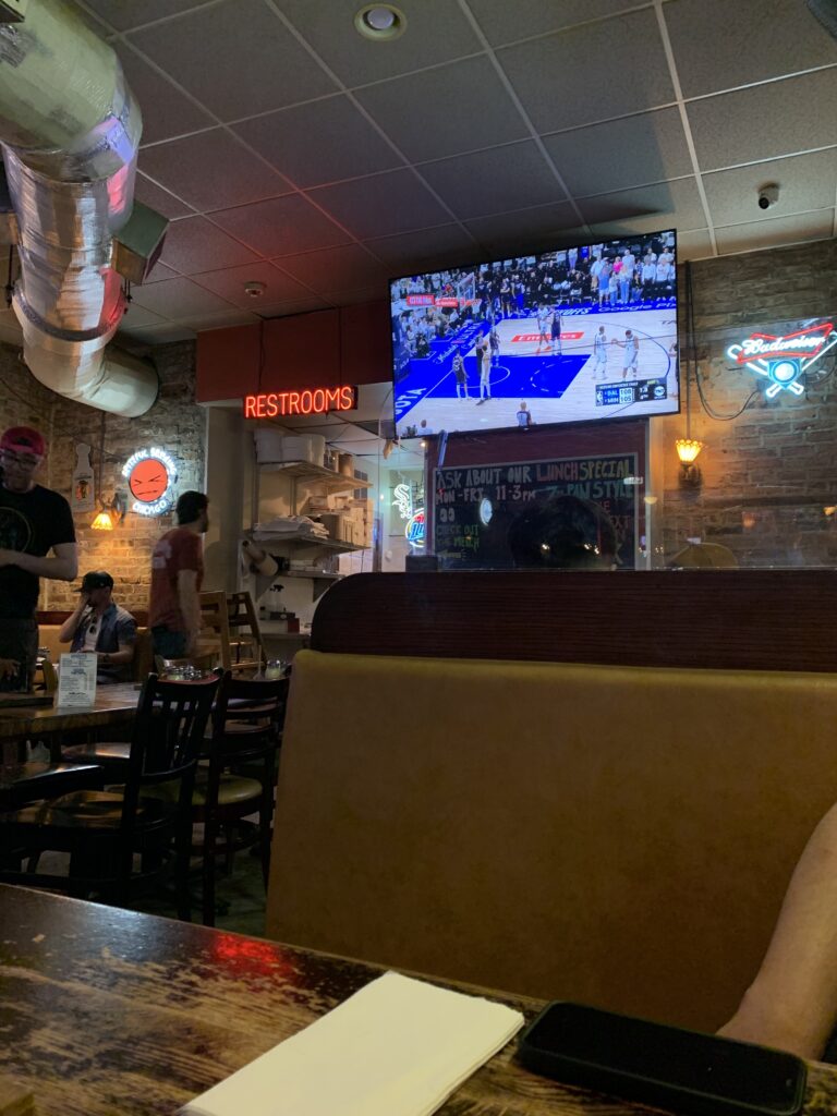 Pequod's Pizza - dining vibes