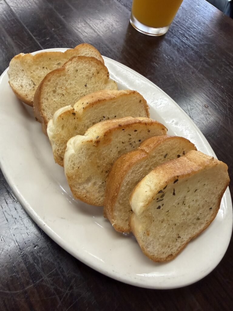 Mis Raices Restaurant - Complimentary bread