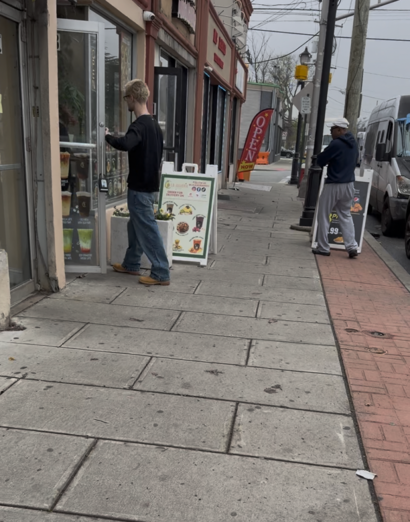 Mis Raices Restaurant - Street