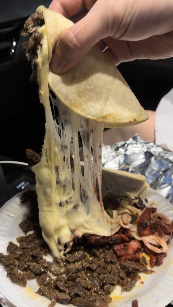 El Taconazo - Plato Mixto Especial cheese pull - fajita