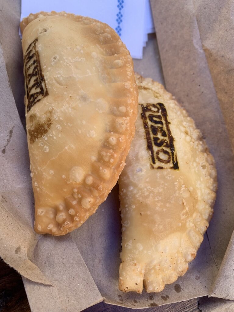 Empanadas KRYSS FOODS - Mixta and Queso emapnadas