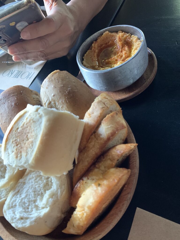 HOMERO PARRILLA - Complimentary bread and dip