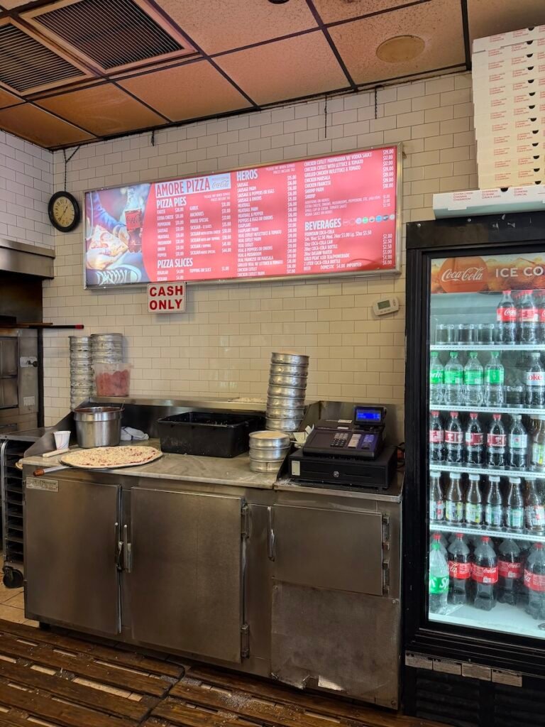 Amore Pizza - Menu and vibes