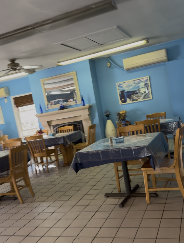 YiaYias Greek Kitchen - Store vibes