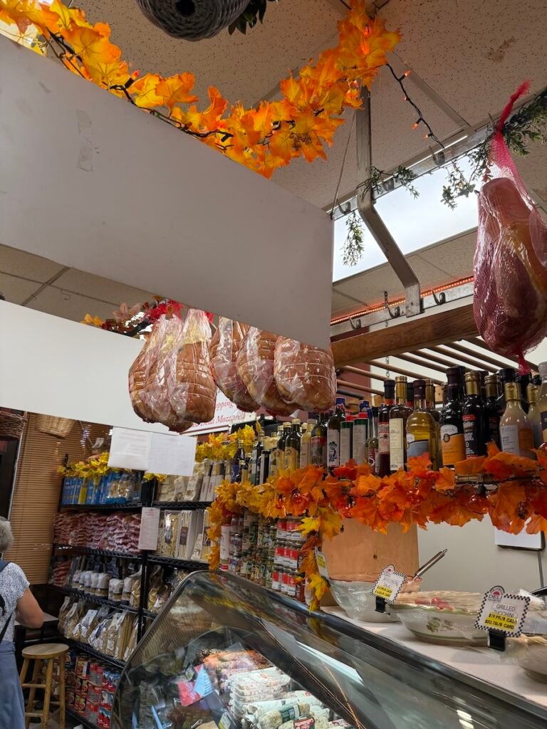 Casa Della Mozzarella - Inside vibes