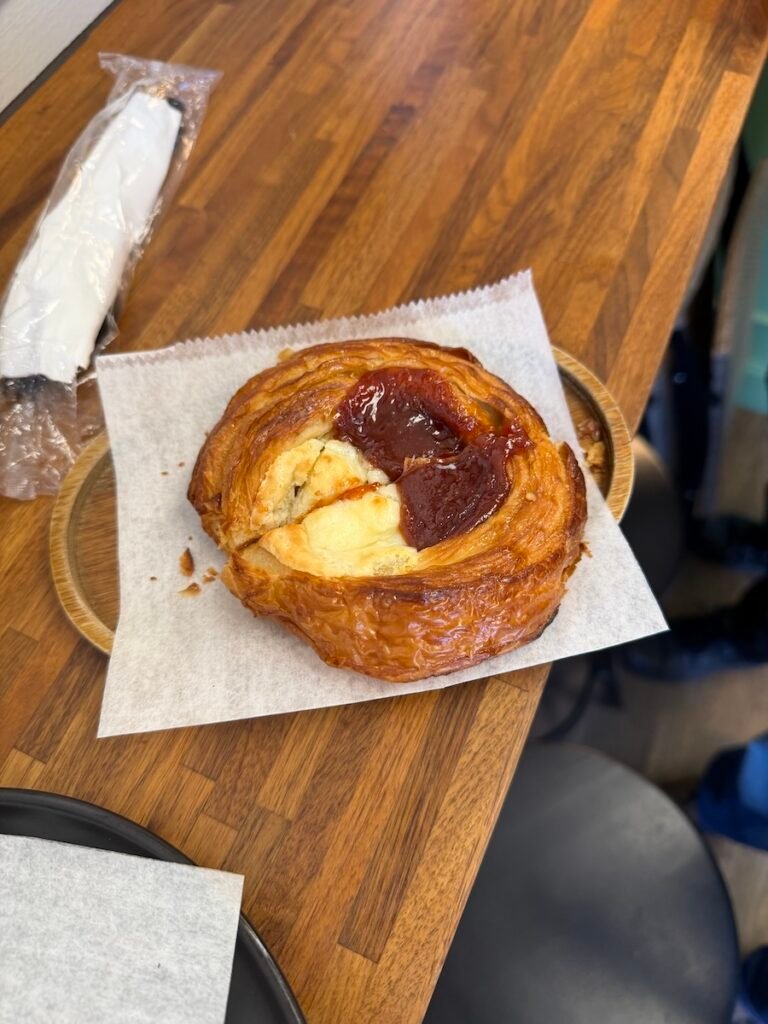 Santo Cafe - cheese danish